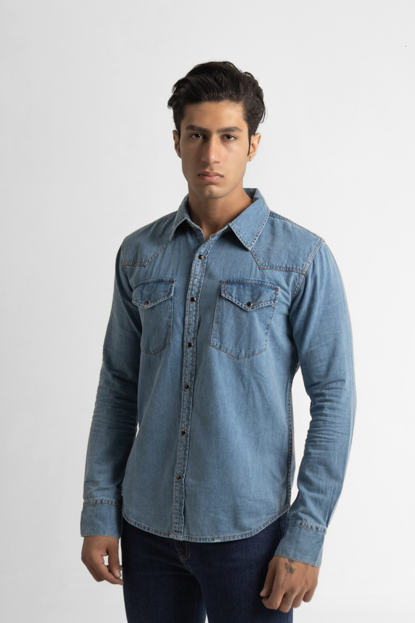 Light blue denim on sale shirt with dark jeans