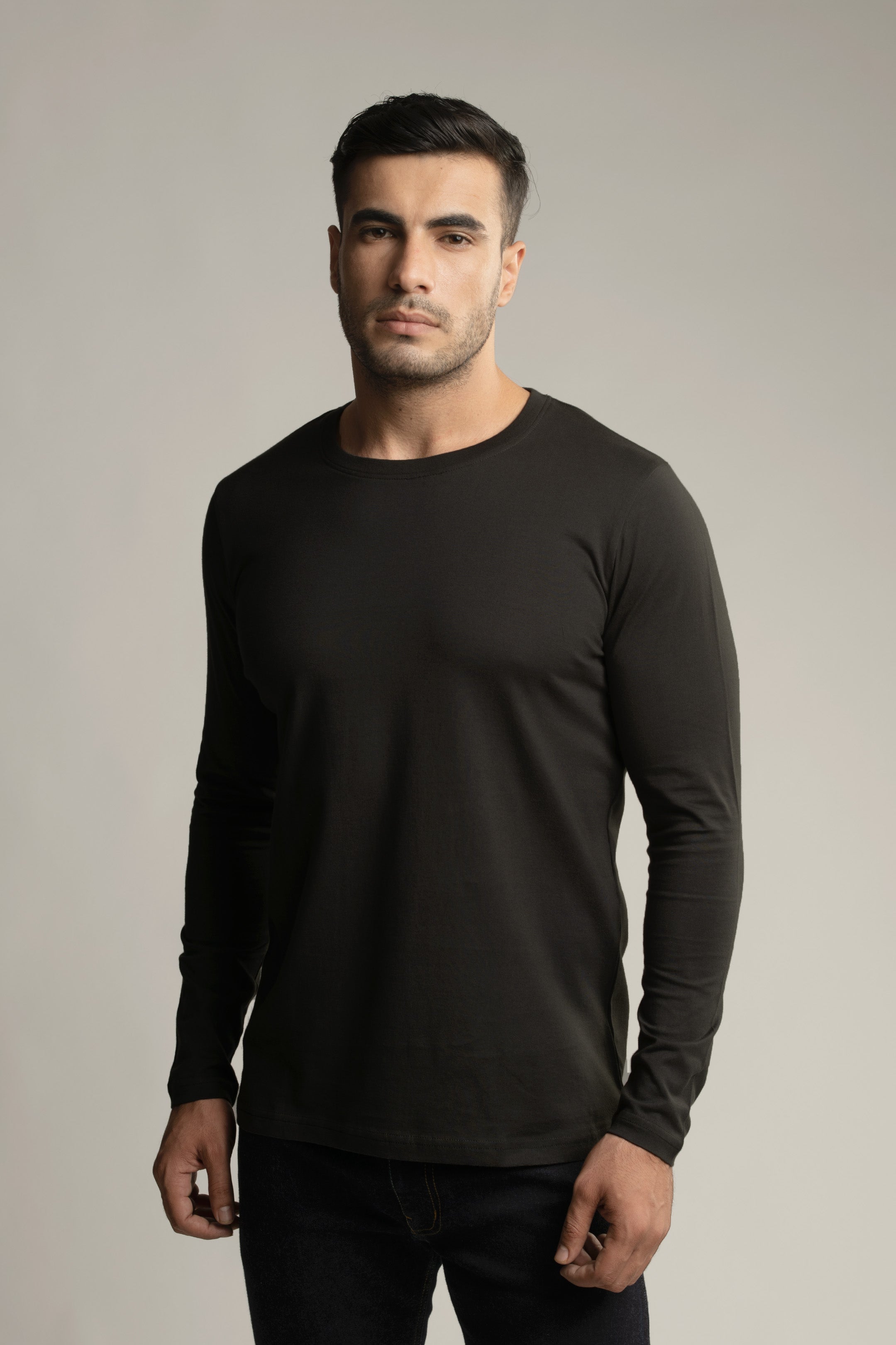 Suvin Gold Long Sleeve Round Neck T-Shirt- Black – Rose by Darks